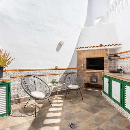 Vakantiehuis Home2book Family House, Pool & Garage *