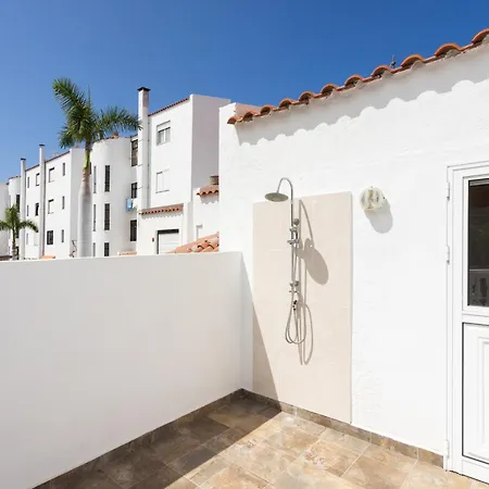 Vakantiehuis Home2book Family House, Pool & Garage Puerto de Santiago (Tenerife)